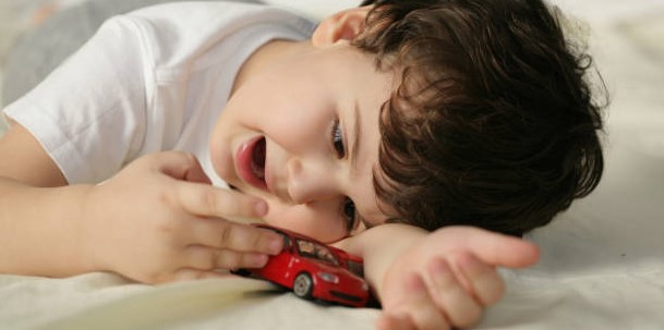 چرا بچه ها ماشین عقبکش دوست دارند