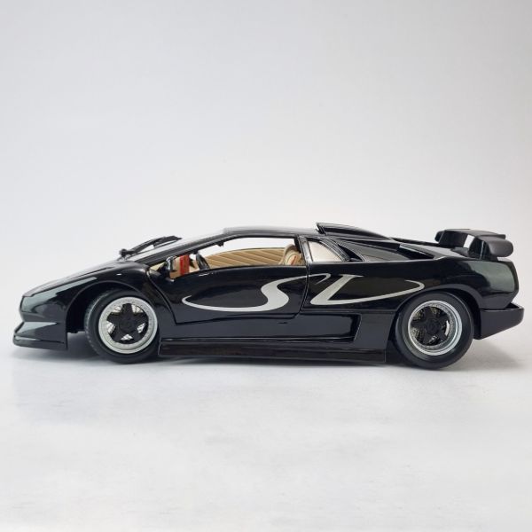 maisto-lamborghini-diablo-31844-scale-1-18-diecast (3) "ماکت کلکسیونی لامبورگینی دیابلو مدل 31844 مایستو با مقیاس 1:18"