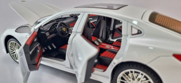 porsche-panamera-diecast-model-1-18 (8) ماکت خودرو لوکس پورشه 1/18