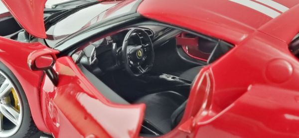 burago-ferrari-296-gtb-assetto-fiorano-1-18 (7)